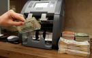 الدولار عند أعلى مستوى في أشهر