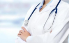 والد الطالبة ريتاج العرود يطالب بالموافقة على استكمالها الطب أثناء العلاج