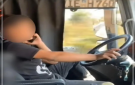 بعمر 16 عاما .. ضبط حدث يقود مركبة شحن على الطريق العام