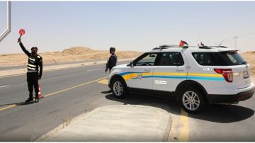 ضبط سائق يدخن الأرجيلة أثناء قيادته على طريق المطار