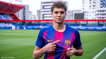 حمزة عبد الكريم أول لاعب مصري يرتدي قميص برشلونة حمزة عبد الكريم أول لاعب مصري يرتدي قميص برشلونة