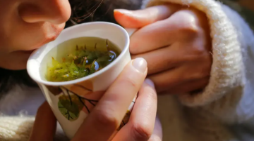 من النوم إلى علاج الغثيان .. 5 مشروبات صحية ومفيدة