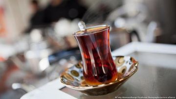 مشروبات تحد من أضرار الجلوس الطويل على الأوعية الدموية