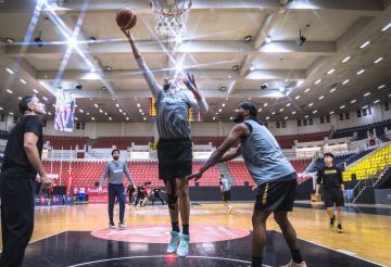 منتخب السلة يغادر إلى بيروت لخوض تصفيات كأس العالم منتخب السلة يغادر إلى بيروت لخوض تصفيات كأس العالم