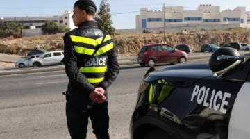 الدوريات الخارجية: إعادة فتح الطريق الخلفي العقبة أمام حركة السير