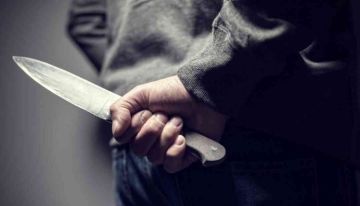 حدث يقتل شقيقه طعنا داخل منزلهما في المزار الشمالي