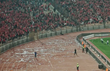 الكاف يعلن عن قرار بعد أحداث مباراة الأهلي المصري والجيش الملكي المغربي