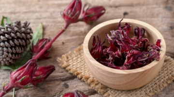 الكركديه البارد والساخن .. تعرف على فوائده وأضراره