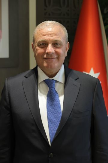 عطية يطالب الحكومة بشمول 17 ألف طالب ببرنامج المنح والقروض عطية يطالب الحكومة بشمول 17 ألف طالب ببرنامج المنح والقروض