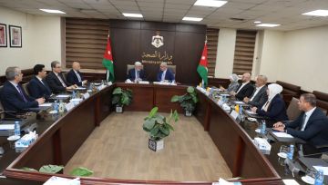 الصحة والجامعة الأمريكية في بيروت توقعان مذكرة تفاهم