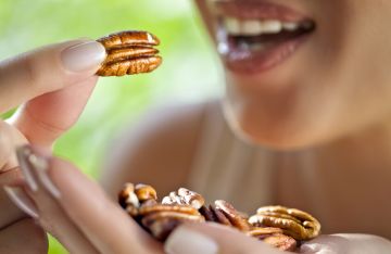 مراجعة علمية تكشف فوائد صحية غير متوقعة لجوز القلب