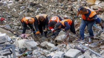 استشهاد فلسطيني وإصابة آخر بقصف للاحتلال الإسرائيلي على بيت لاهيا استشهاد فلسطيني وإصابة آخر بقصف للاحتلال الإسرائيلي على بيت لاهيا
