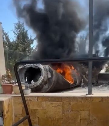 الأمن العام : تعاملنا مع 54 بلاغا لسقوط شظايا ونتج عنها أضرار مادية دون أية إصابات الأمن العام : تعاملنا مع 54 بلاغا لسقوط شظايا ونتج عنها أضرار مادية دون أية إصابات