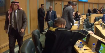 نواب ينسحبون احتجاجا على تصويت البرلمان على اتفاقية أردنية-مغربية نواب ينسحبون احتجاجا على تصويت البرلمان على اتفاقية أردنية-مغربية