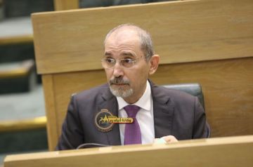 وزير الخارجية يبحث مع نظرائه المصري والتركي والقطري تطورات الأوضاع بالمنطقة وزير الخارجية يبحث مع نظرائه المصري والتركي والقطري تطورات الأوضاع بالمنطقة