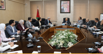 وزير التربية يشيد بشراكة الوزارة مع جمعية جائزة الملكة رانيا لتعزيز ثقافة التميز التربوي وزير التربية يشيد بشراكة الوزارة مع جمعية جائزة الملكة رانيا لتعزيز ثقافة التميز التربوي