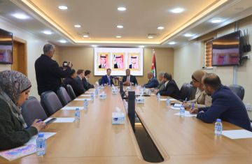 الأردن يوقع مذكرة تفاهم لاستكشاف والتنقيب عن غاز الهيليوم في البحر الميت الأردن يوقع مذكرة تفاهم لاستكشاف والتنقيب عن غاز الهيليوم في البحر الميت