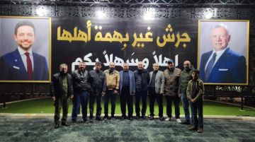 بلدية جرش تنير وتزين المدينة احتفالا بعيد ميلاد الملك الـ64