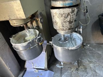 إغلاق مشغل حلويات في المفرق لمخالفة الاشتراطات الصحية وتخزين مواد فاسدة