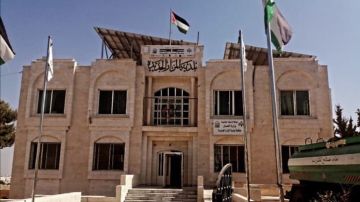 بلدية المزار الشمالي تغلق محطة غسيل مركبات في ارحابا لمخالفات بيئية وصحية