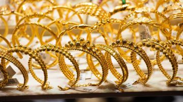 الذهب عيار 21 يتجاوز 106.7 دينار محليا الذهب عيار 21 يتجاوز 106.7 دينار محليا