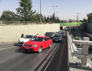 حوادث عمان: انقلاب مركبة وتعطل اثنتين وإشارة ضوئية تربك المرور