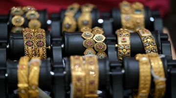 غرام الذهب عيار 21 يسجل 102.80 دينار في السوق المحلية الثلاثاء