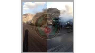 إصابة واشتعال صهريج غاز وتريلا بحادث تصادم وإغلاق الطريق الخلفي احترازيا في العقبة