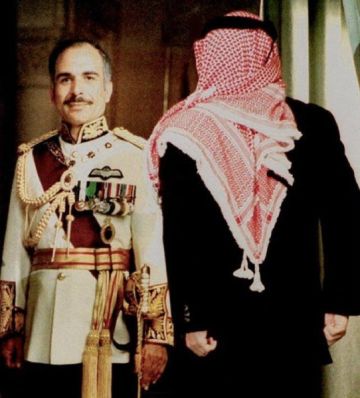 الأردنيون يحيون ذكرى يوم الوفاء للملك الحسين وتجديد البيعة للملك عبدالله الثاني الأردنيون يحيون ذكرى يوم الوفاء للملك الحسين وتجديد البيعة للملك عبدالله الثاني