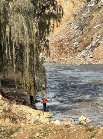 الأمن العام يعثر على الشخص الغريق داخل مجرى سيل الزرقاء