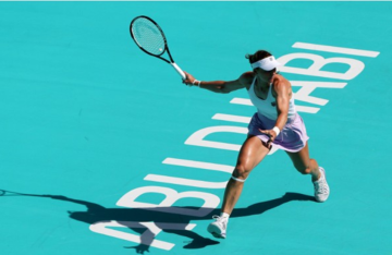 الروسية سامسونوفا تبلغ ربع نهائي بطولة أبو ظبي للتنس