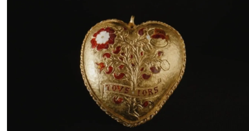 بعد 500 عام.. قلادة ذهبية تعيد قصة الملك هنري الثامن إلى الواجهة