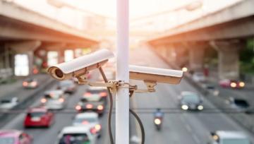 أمانة عمان تطرح عطاء لتشغيل أكثر من 3 آلاف كاميرا ذكية لرصد المرور والمخالفات