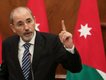 الصفدي لوزير خارجية إيران: الأردن لن يكون ساحة حرب في أي صراع إقليمي الصفدي لوزير خارجية إيران: الأردن لن يكون ساحة حرب في أي صراع إقليمي