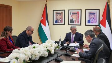 القطامين يبحث تعزيز خدمات الحافلات وتوسيع تطبيق الأنظمة الذكية القطامين يبحث تعزيز خدمات الحافلات وتوسيع تطبيق الأنظمة الذكية