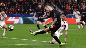 ليفركوزن يعبر إلى ثمن نهائي دوري الابطال ليفركوزن يعبر إلى ثمن نهائي دوري الابطال