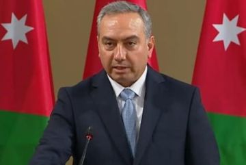 رئيس مجلس مفوضي سلطة البترا فارس بريزات يعلن نهاية عمله ويؤكد استمراره في خدمة الوطن رئيس مجلس مفوضي سلطة البترا فارس بريزات يعلن نهاية عمله ويؤكد استمراره في خدمة الوطن