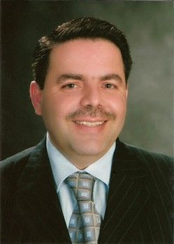 في وداع أحمد عبيدات حين يترجل الرجال الكبار في وداع أحمد عبيدات حين يترجل الرجال الكبار