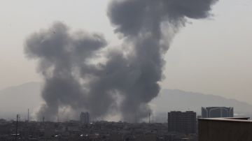 مقتل مسؤولين وقادة من الحرس الثوري في الغارات على إيران