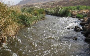 وفاة طفلة غرقا في سيل الزرقاء بجرش وفاة طفلة غرقا في سيل الزرقاء بجرش