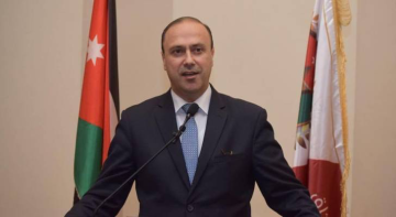 المومني: الحكومة تعاملت مع مشكلة الضمان الاجتماعي بجدية ولا ترحلها للأجيال القادمة المومني: الحكومة تعاملت مع مشكلة الضمان الاجتماعي بجدية ولا ترحلها للأجيال القادمة