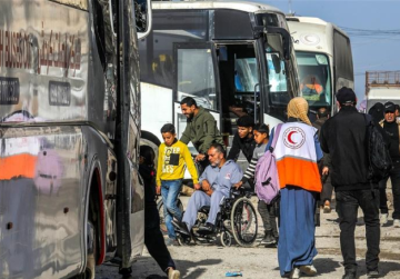 الهلال الأحمر الفلسطيني يسهل خروج 47 شخصا من غزة عبر معبر رفح ضمن الدفعة الثامنة