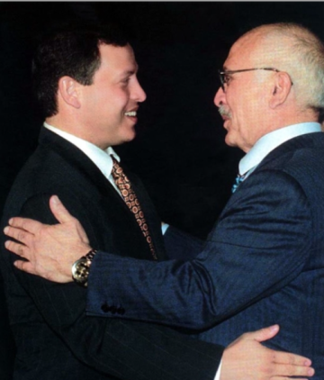 رئيس الوزراء يستذكر الملك الحسين ويؤكد الالتفاف حول قيادة الملك عبدالله