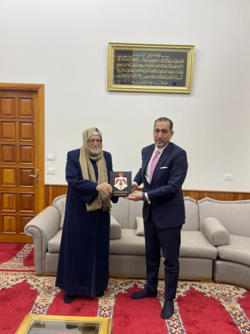 السفير الأردني في سوريا يزور المفتي العام ويبحث تعزيز التعاون في مجال الافتاء