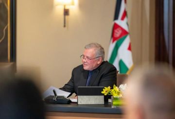 الملك يلتقي نقيب وأعضاء مجلس نقابة الصحفيين الملك يلتقي نقيب وأعضاء مجلس نقابة الصحفيين