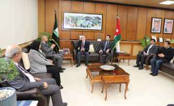 بحث تعزيز التعاون الأكاديمي والثقافي بين اليرموك والجامعات الروسية