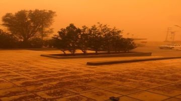 عاصفة غبارية تقترب من المملكة وتحذيرات من تدني الرؤية