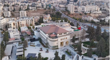 مصادر: دراسة تقليص أيام الدوام مقابل زيادة ساعات العمل الأسبوعية مصادر: دراسة تقليص أيام الدوام مقابل زيادة ساعات العمل الأسبوعية