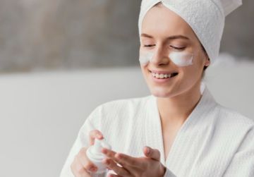 5 أخطاء ينصح الأطباء بتجنبها عند غسل الوجه