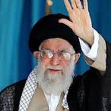 رويترز: خامنئي ليس في طهران